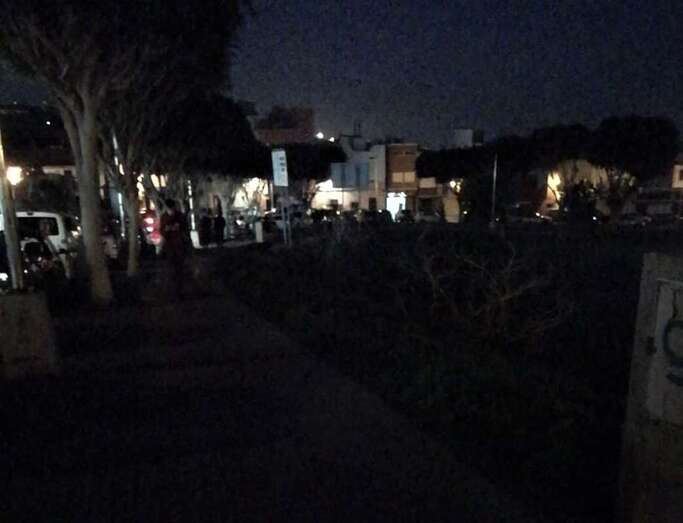 Oscuridad en la calle de  Farmacéutica María del Pino Suárez López/TA.